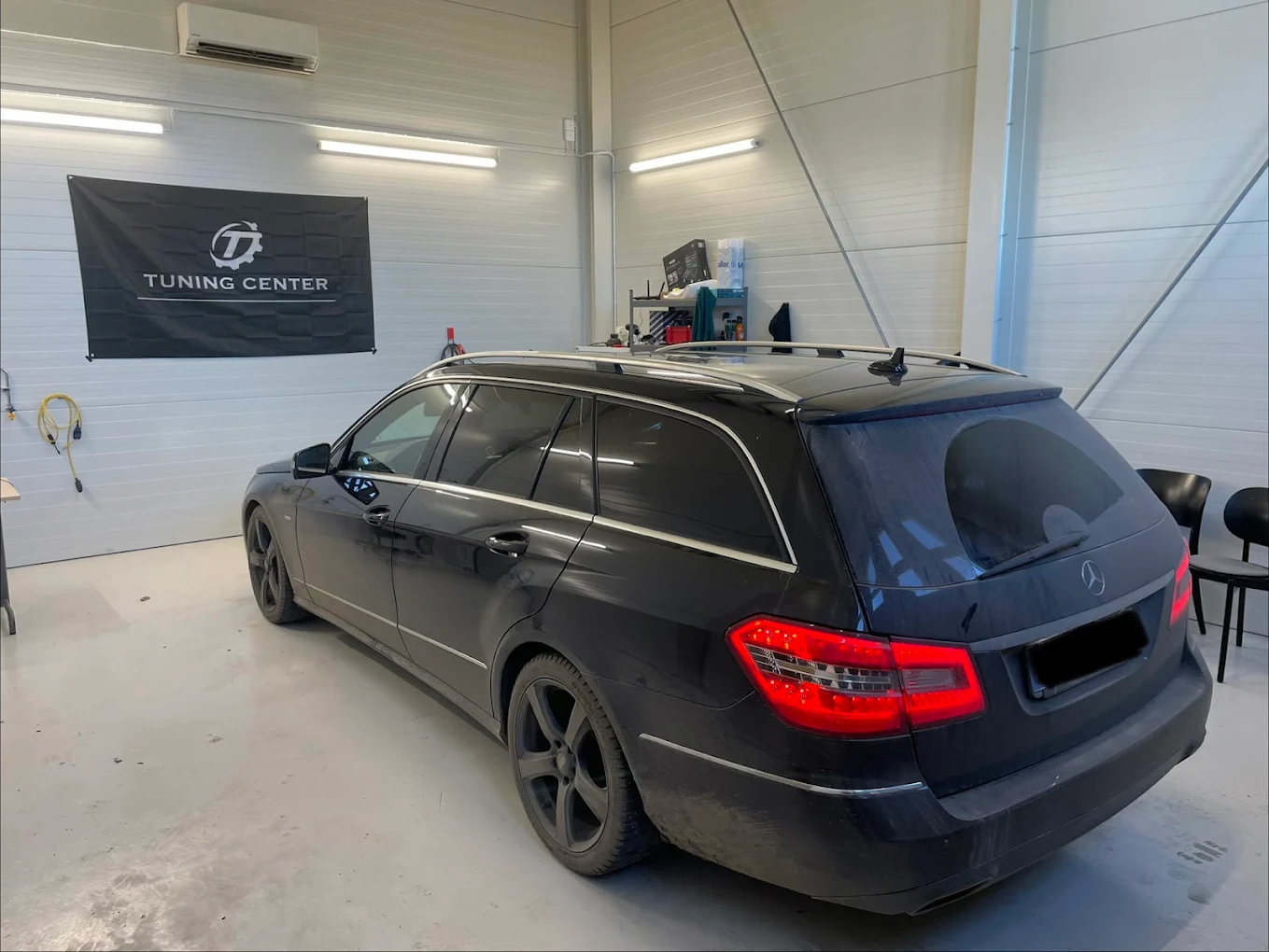 Mercedes i Tuning Centers verkstad